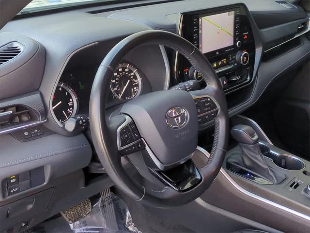 used 2021 Toyota Highlander car, priced at $31,300