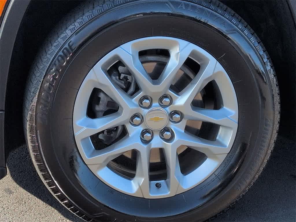 used 2023 Chevrolet Traverse car, priced at $26,449