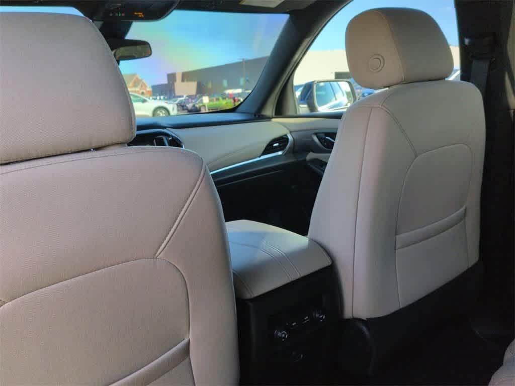 used 2023 Chevrolet Traverse car, priced at $26,449