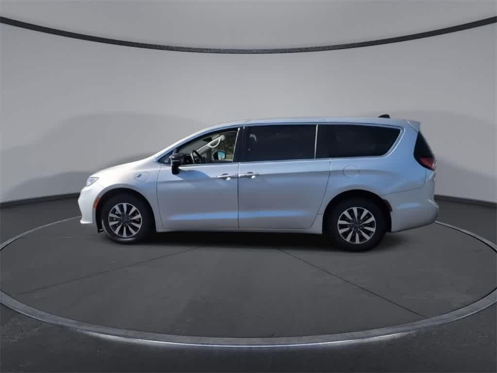 used 2024 Chrysler Pacifica Hybrid car, priced at $29,429