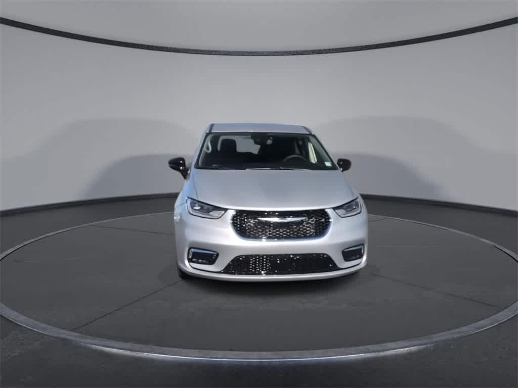 used 2024 Chrysler Pacifica Hybrid car, priced at $29,429