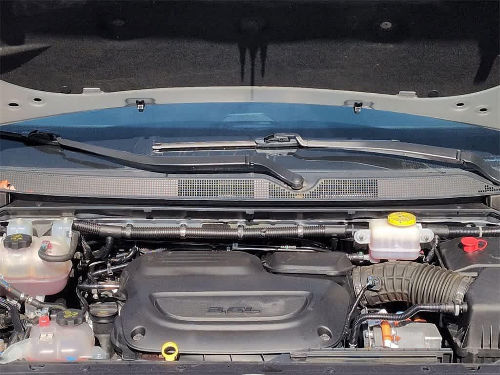 used 2024 Chrysler Pacifica Hybrid car, priced at $29,429