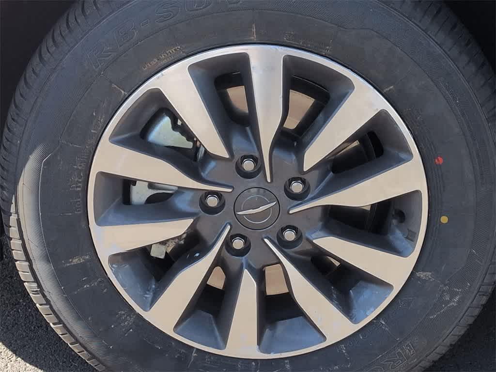 used 2024 Chrysler Pacifica Hybrid car, priced at $29,429