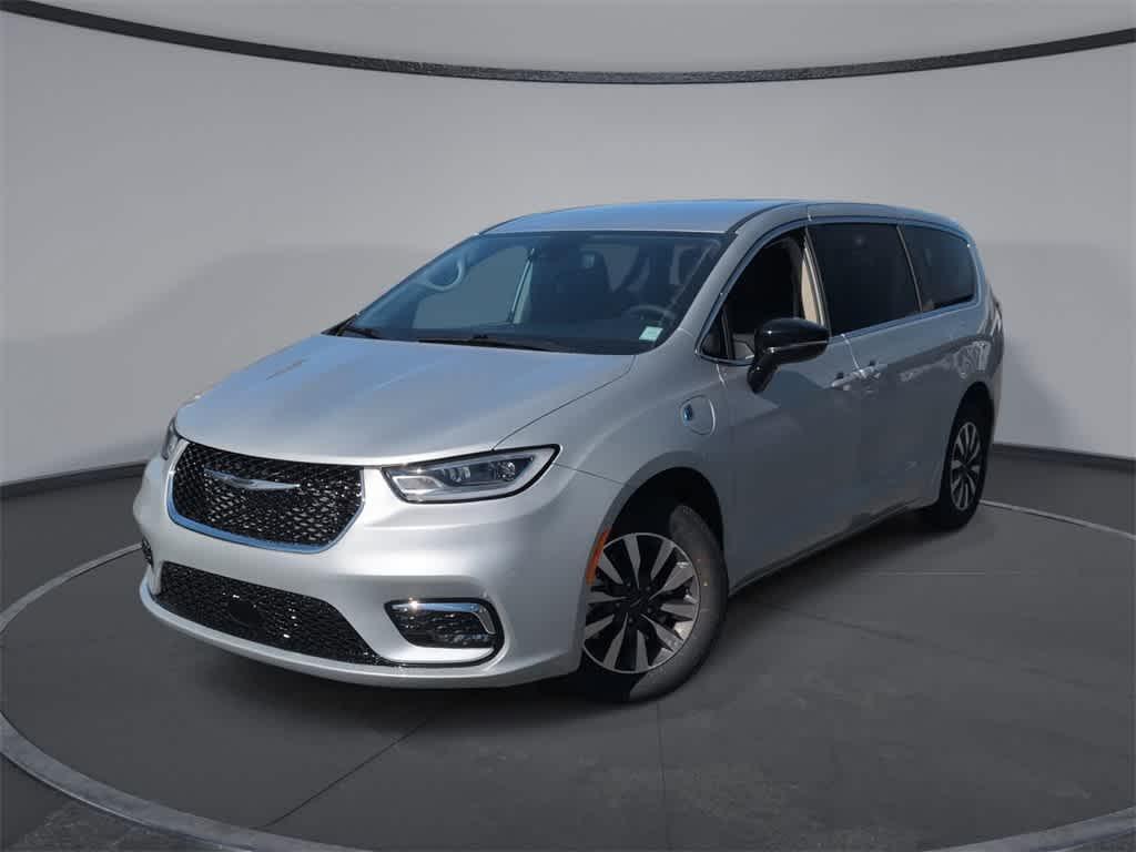 used 2024 Chrysler Pacifica Hybrid car, priced at $30,958