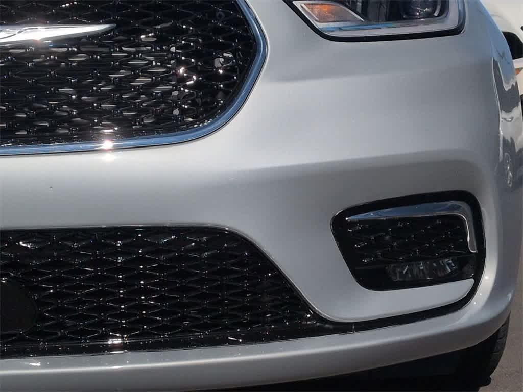 used 2024 Chrysler Pacifica Hybrid car, priced at $29,429