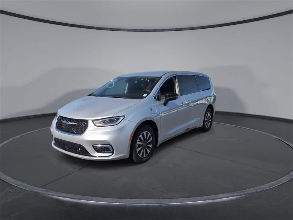 used 2024 Chrysler Pacifica Hybrid car, priced at $29,429