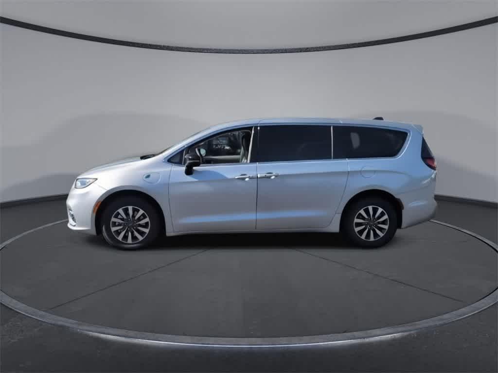 used 2024 Chrysler Pacifica Hybrid car, priced at $29,429