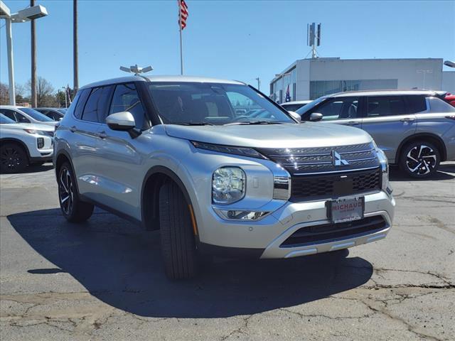 new 2024 Mitsubishi Outlander car, priced at $35,455