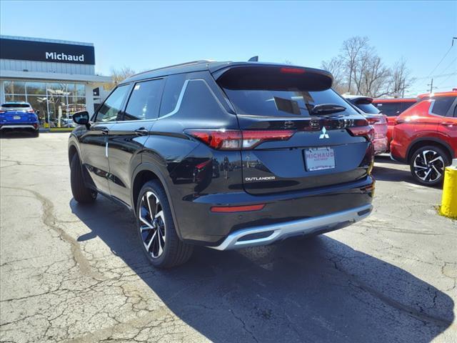 new 2024 Mitsubishi Outlander car, priced at $39,610