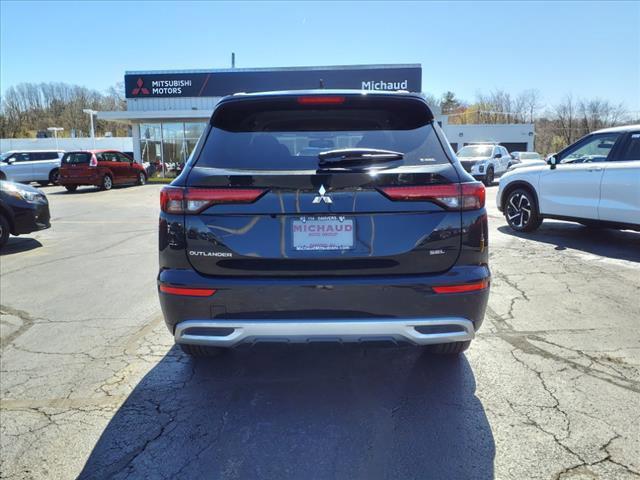 new 2024 Mitsubishi Outlander car, priced at $39,610