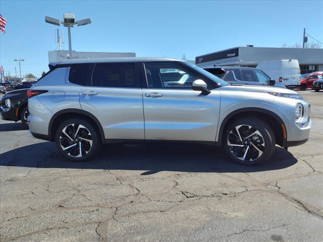 new 2024 Mitsubishi Outlander car, priced at $37,815