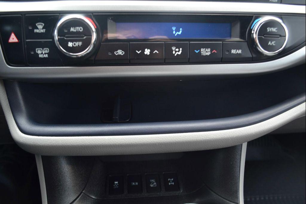 used 2019 Toyota Highlander car, priced at $27,997