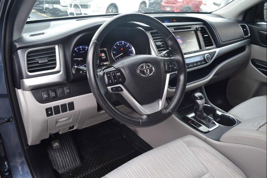 used 2019 Toyota Highlander car, priced at $27,997
