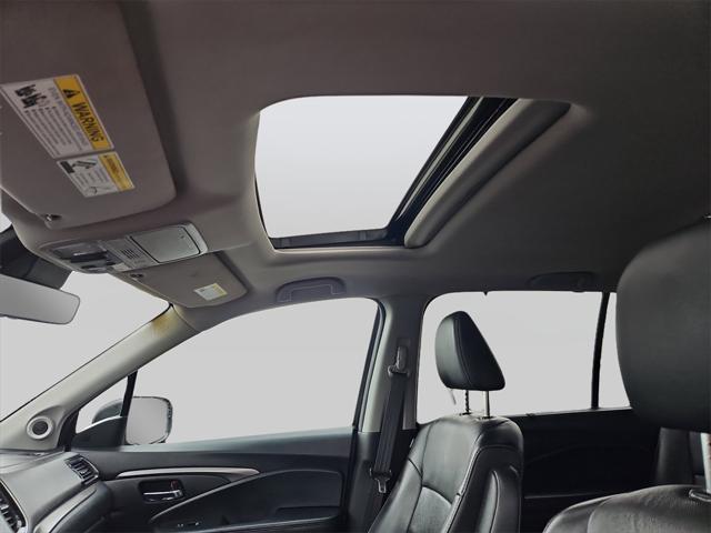 used 2022 Honda Pilot car, priced at $33,587