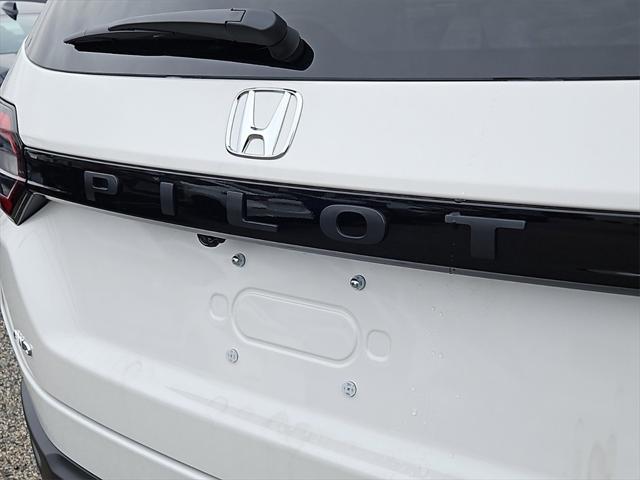 new 2025 Honda Pilot car, priced at $47,450