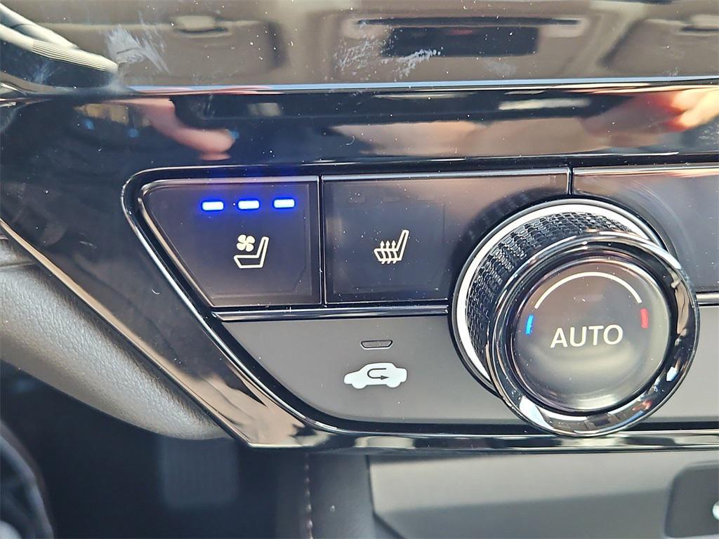 new 2025 Honda Accord Hybrid car, priced at $39,300