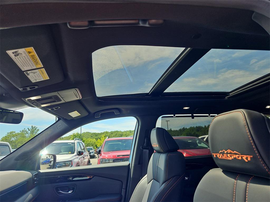 new 2025 Honda Pilot car, priced at $51,305