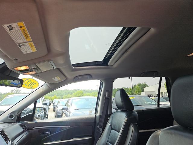 used 2022 Honda Pilot car, priced at $36,687