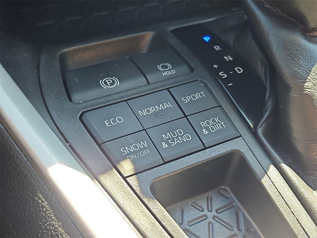 used 2020 Toyota RAV4 car, priced at $24,387