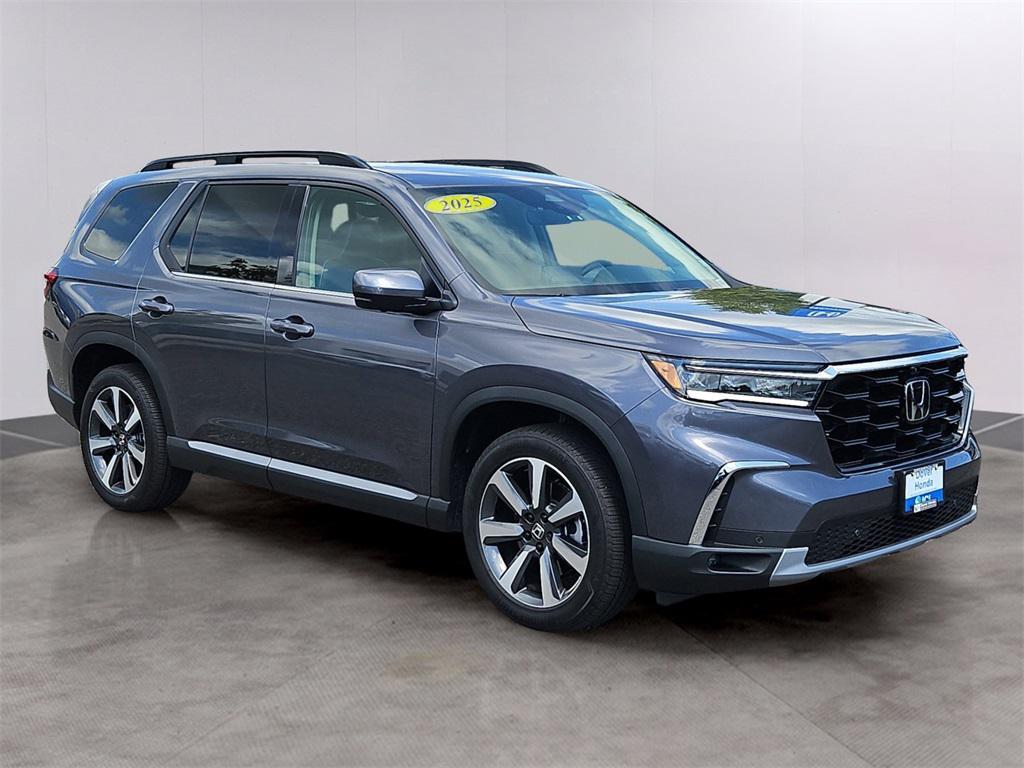 used 2025 Honda Pilot car, priced at $49,987