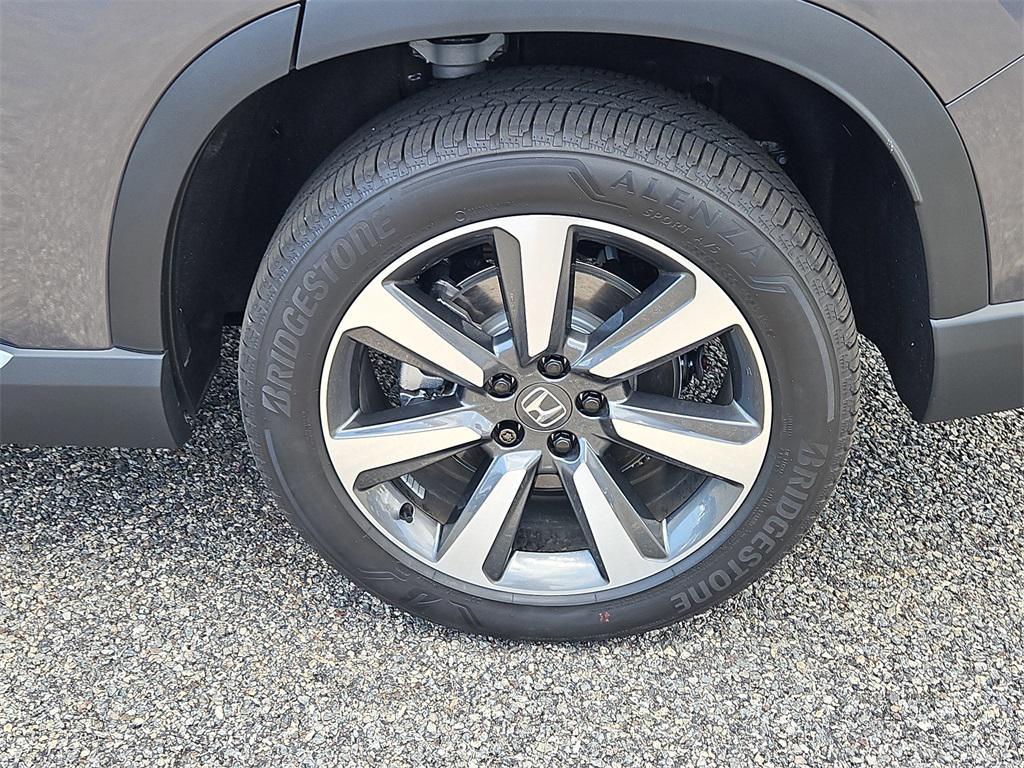 used 2025 Honda Pilot car, priced at $49,987