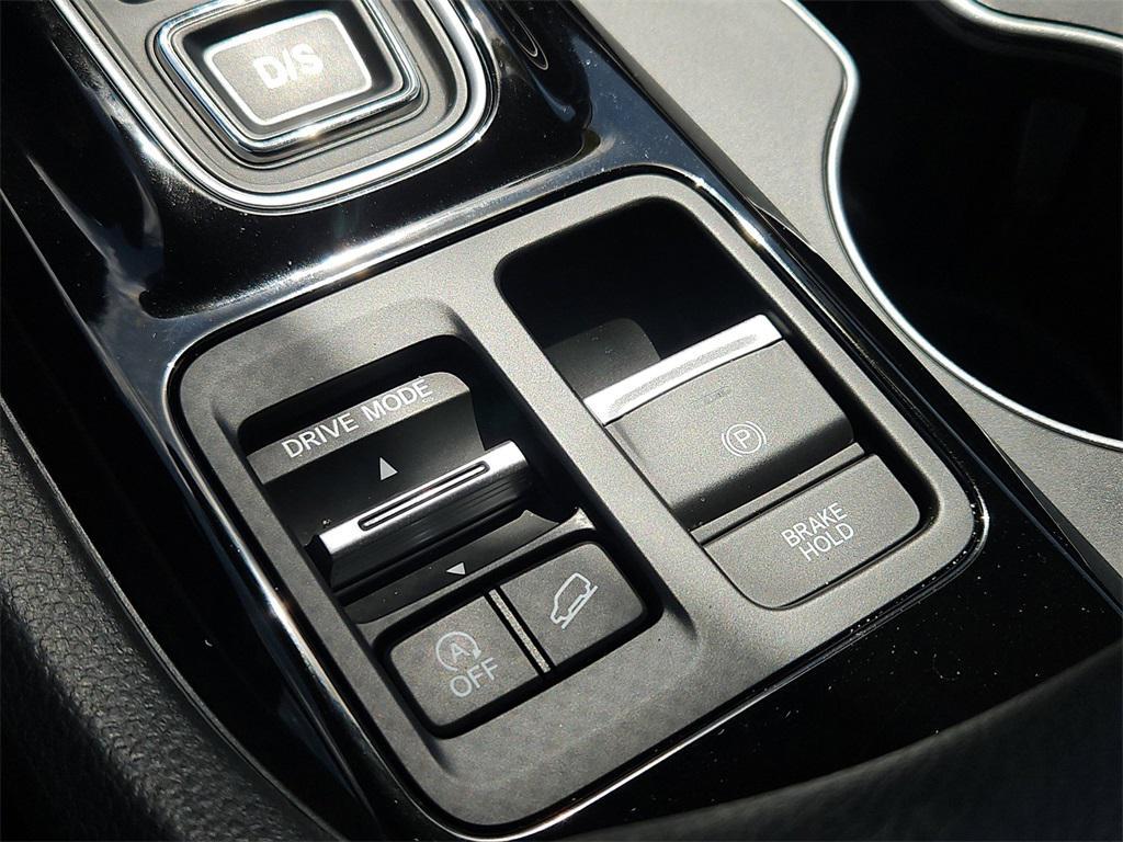 used 2025 Honda Pilot car, priced at $49,987
