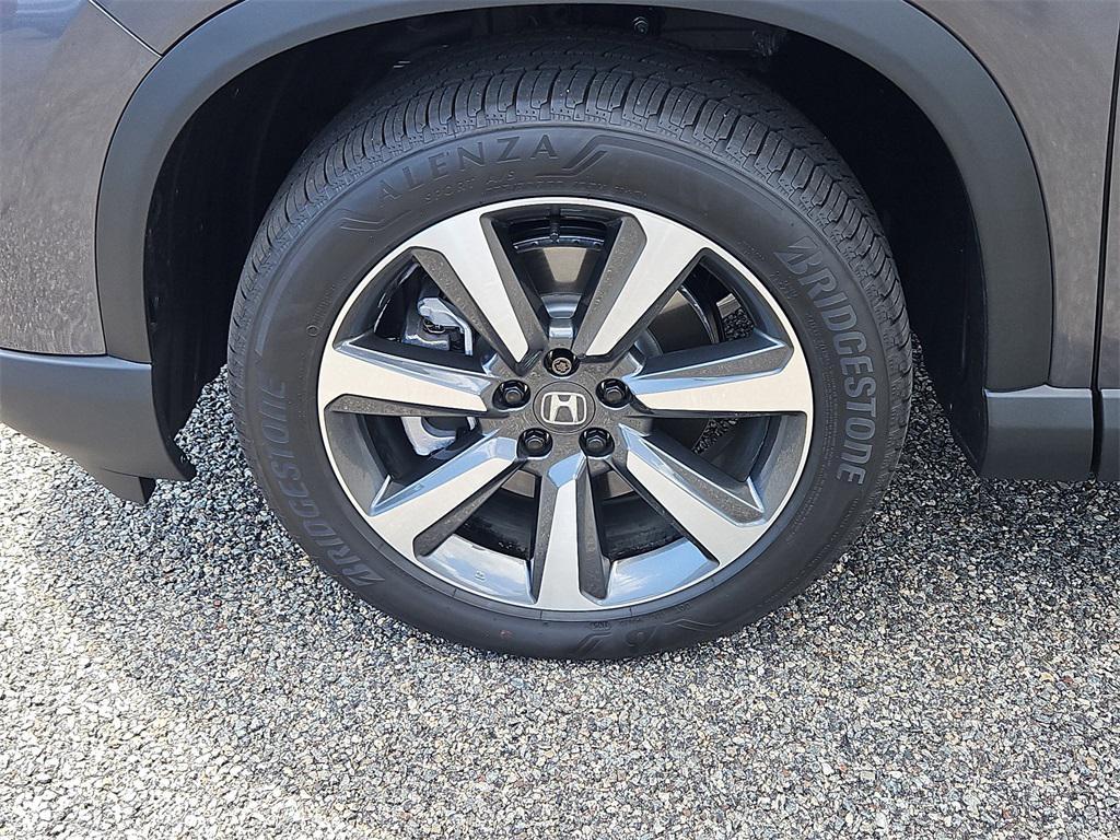 used 2025 Honda Pilot car, priced at $49,987