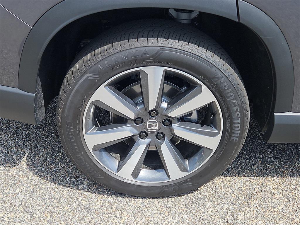 used 2025 Honda Pilot car, priced at $49,987