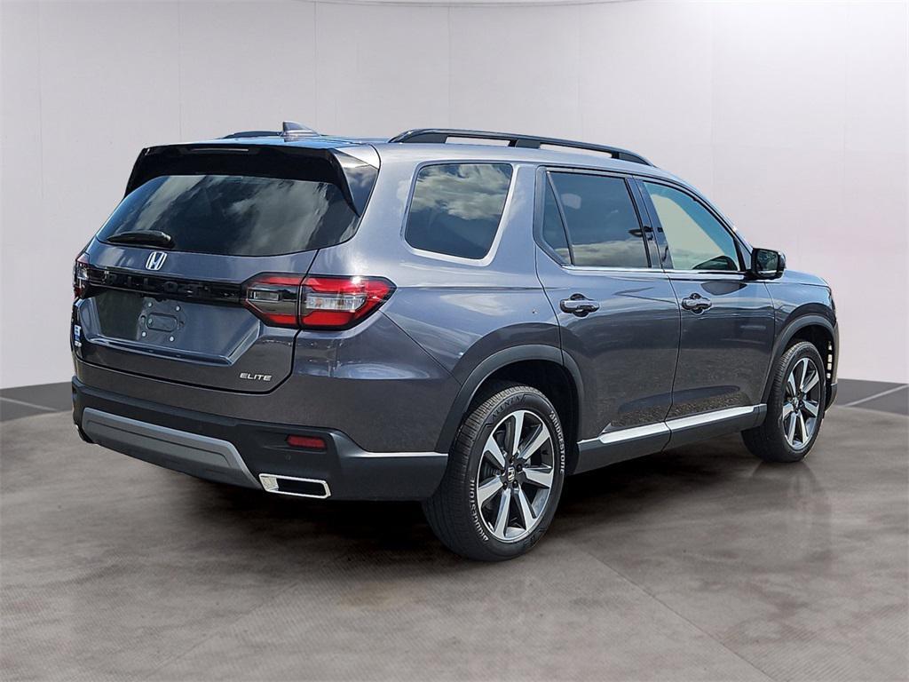 used 2025 Honda Pilot car, priced at $49,987