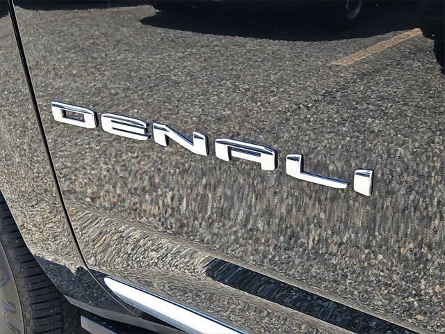 used 2021 GMC Yukon XL car, priced at $53,787