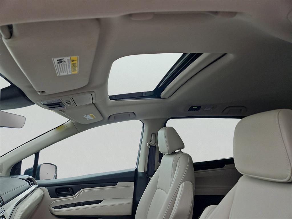 used 2025 Honda Odyssey car, priced at $40,977