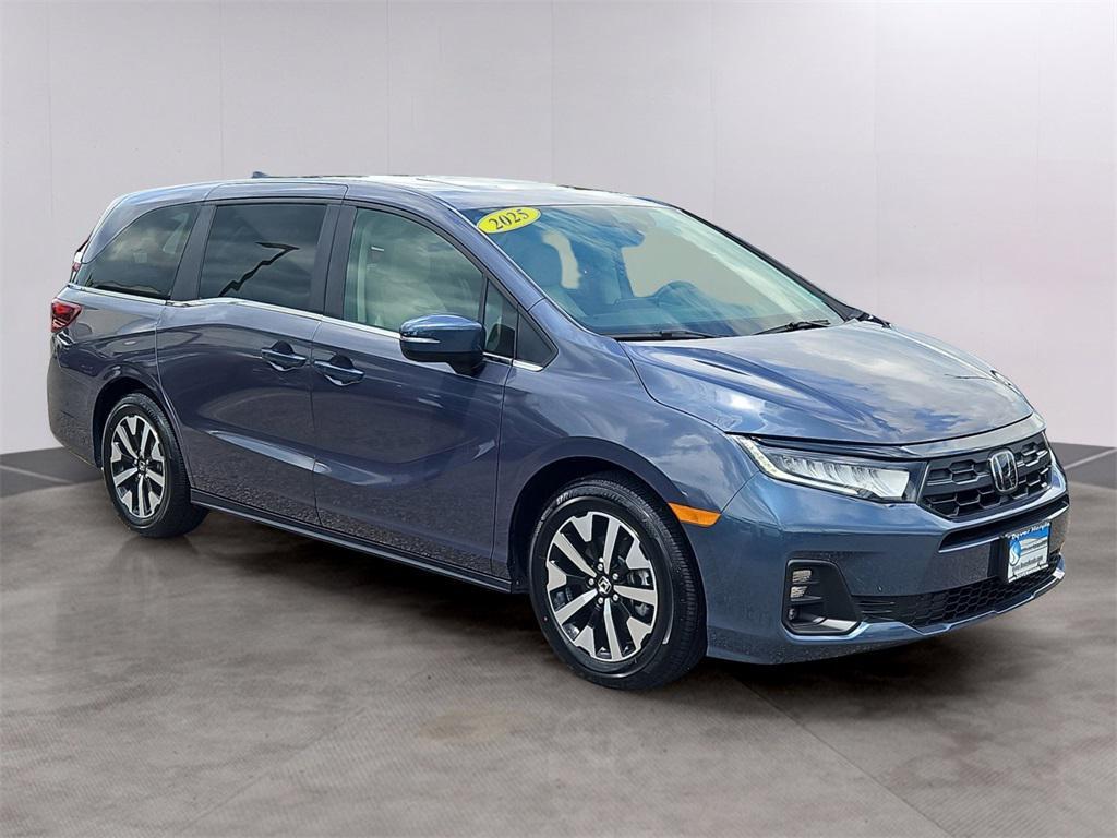 used 2025 Honda Odyssey car, priced at $40,977