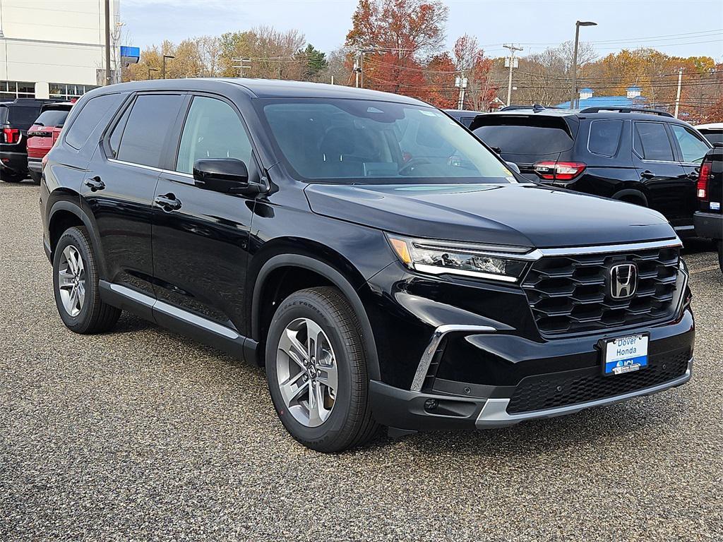 new 2025 Honda Pilot car, priced at $47,825