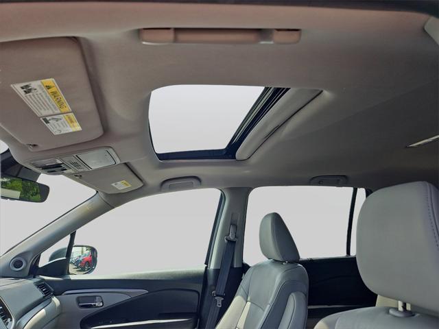 used 2022 Honda Pilot car, priced at $32,987
