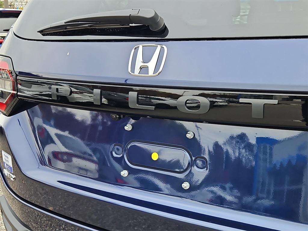 new 2025 Honda Pilot car, priced at $47,095