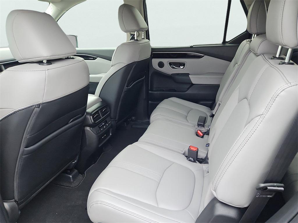 new 2025 Honda Pilot car, priced at $47,095