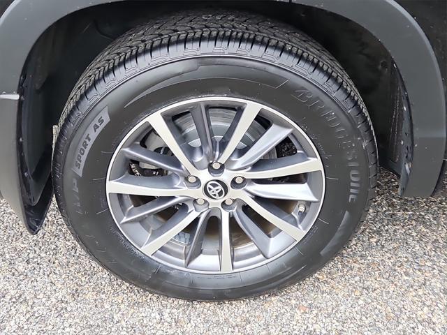 used 2017 Toyota Highlander car, priced at $21,787