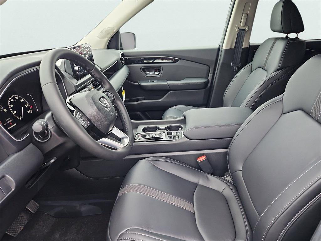 new 2025 Honda Pilot car, priced at $47,095