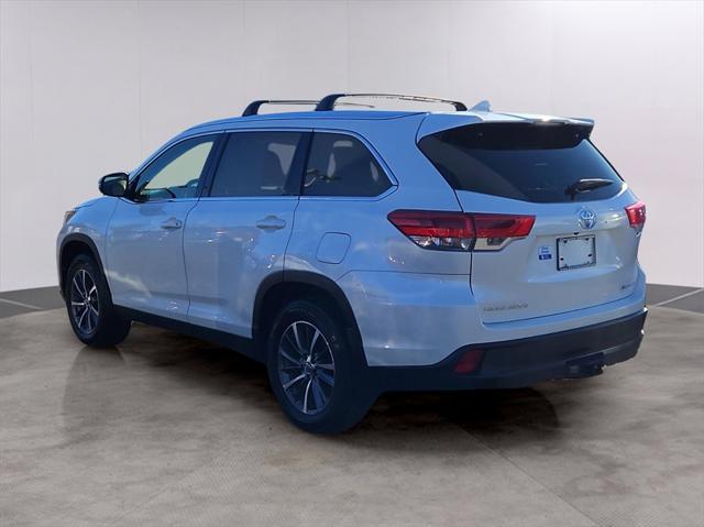 used 2019 Toyota Highlander car, priced at $26,387