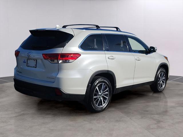 used 2019 Toyota Highlander car, priced at $26,387