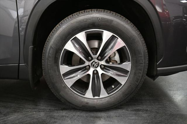 used 2022 Toyota Highlander car, priced at $38,491