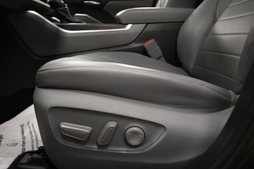 used 2022 Toyota Highlander car, priced at $34,991