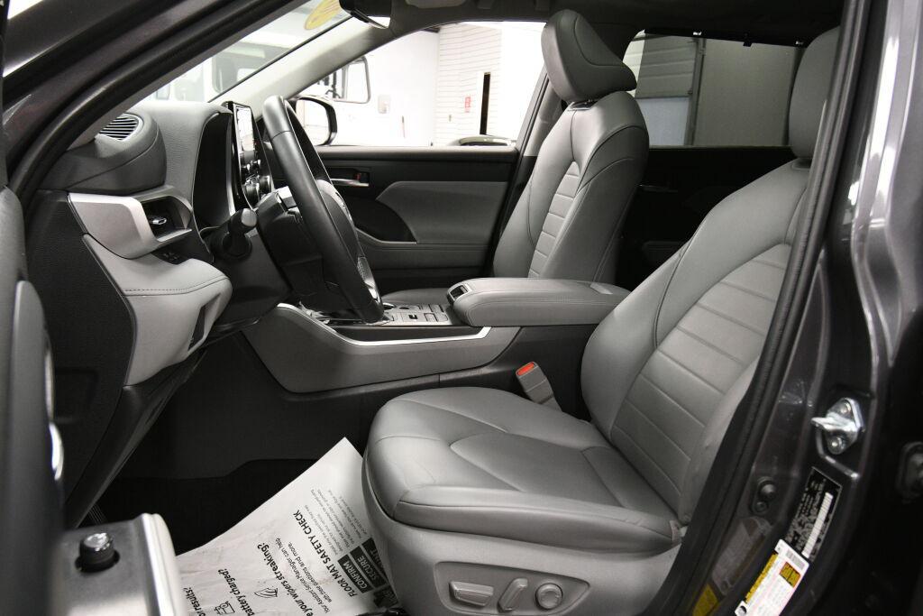 used 2022 Toyota Highlander car, priced at $34,991