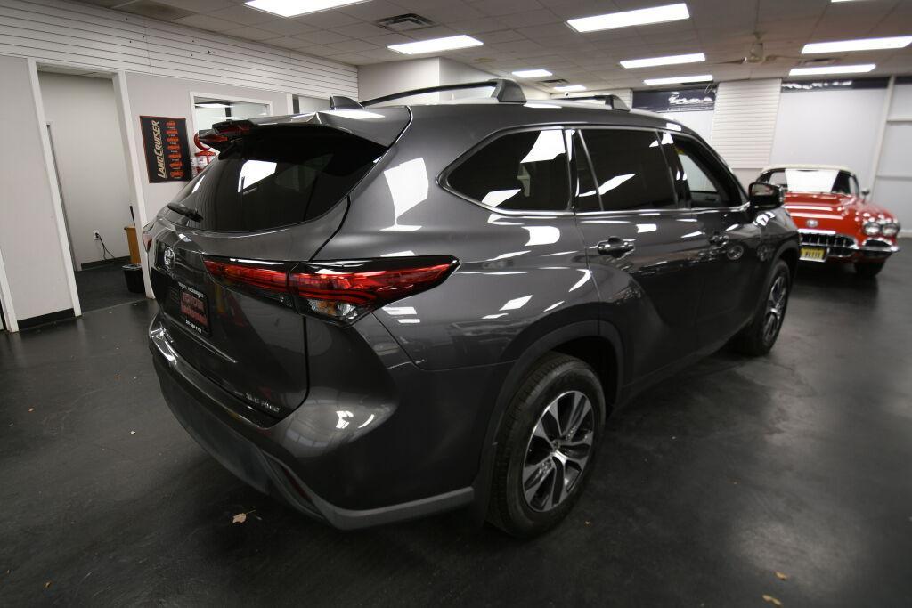 used 2022 Toyota Highlander car, priced at $34,991