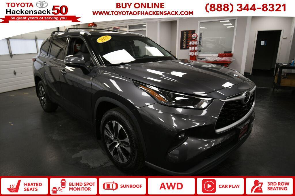 used 2022 Toyota Highlander car, priced at $34,991