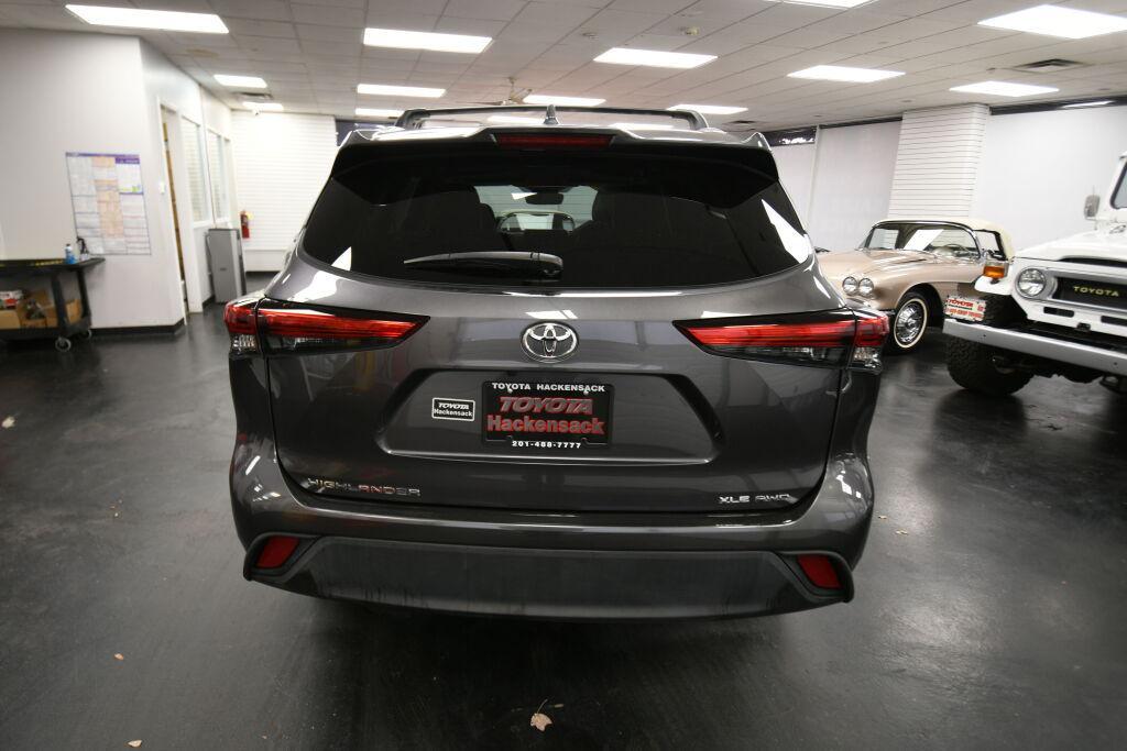 used 2022 Toyota Highlander car, priced at $34,991