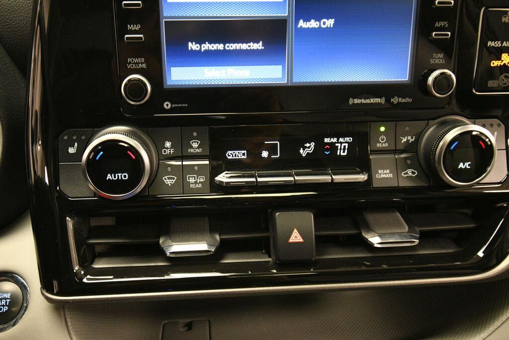 used 2022 Toyota Highlander car, priced at $34,991