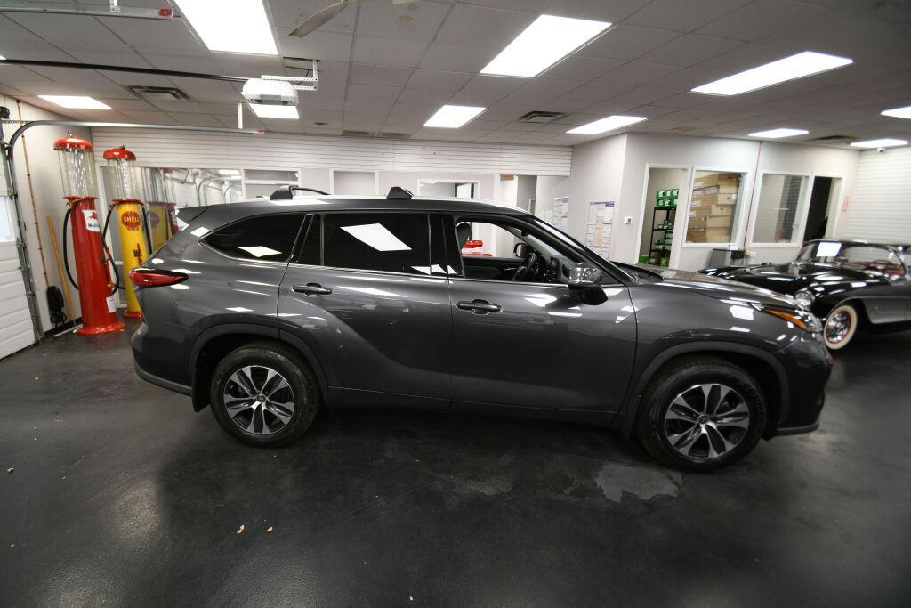 used 2022 Toyota Highlander car, priced at $34,991