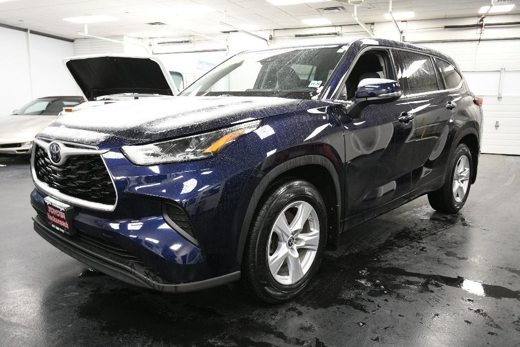 used 2022 Toyota Highlander car, priced at $31,895