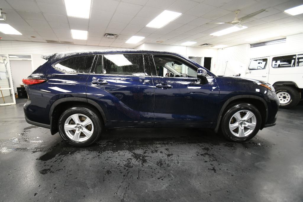 used 2022 Toyota Highlander car, priced at $31,895